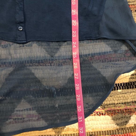 A. Moon Crochet Sleeve High-Low Blouse Blue Size Medium - Picture 8 of 8